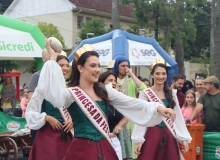 Princesa Júlia Dalegrave Scopel - arremesso de queijo - Jogos Coloniais Festa da Uva 2026 - Etapa Ana Rech - credito Samuel Rodrigues  (3)-1770204550.JPG